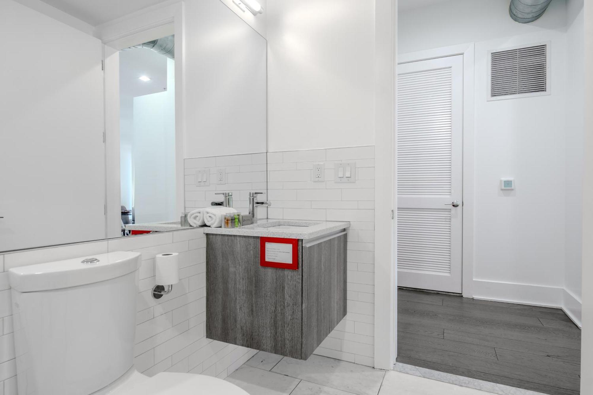 Dharma Home Suites هوبوكين المظهر الخارجي الصورة